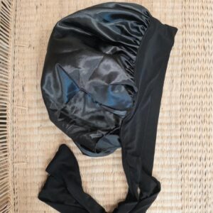 YÖMYSSY / BONNET - Musta/Black- SIDOTTAVA, kiristämätön/STRAPS, untightened