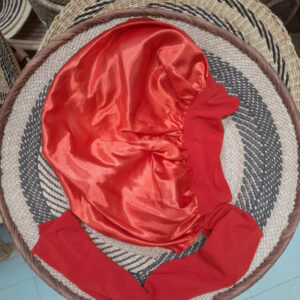 YÖMYSSY / BONNET - Punainen/Red- SIDOTTAVA, kiristämätön/STRAPS, untightened