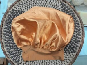 YÖMYSSY / BONNET - Kulta/Gold- kiristämätön suuaukko/untightened mouth